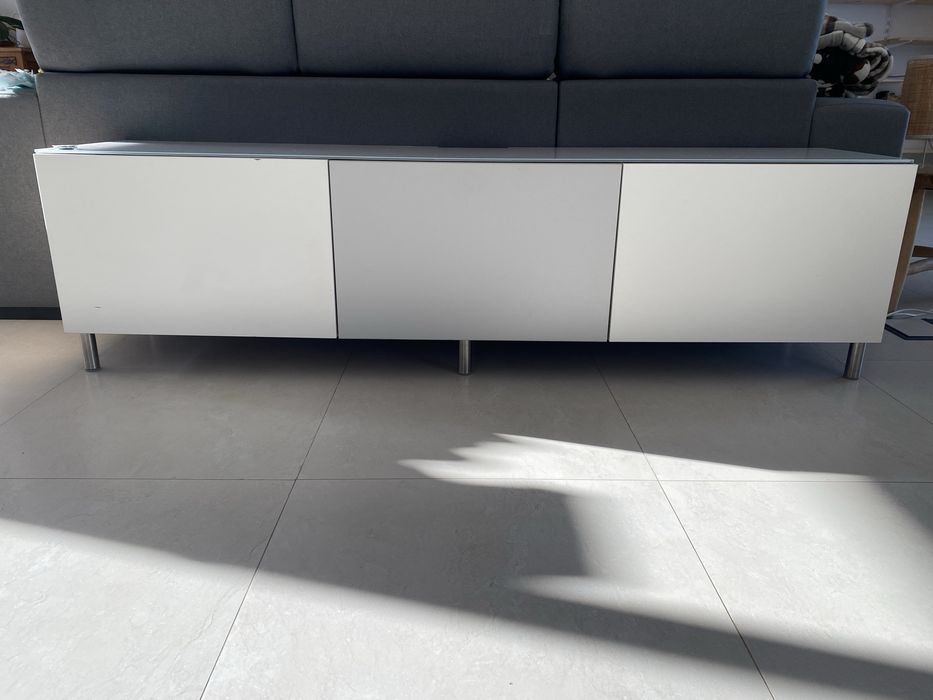 Móvel aparador TV Ikea