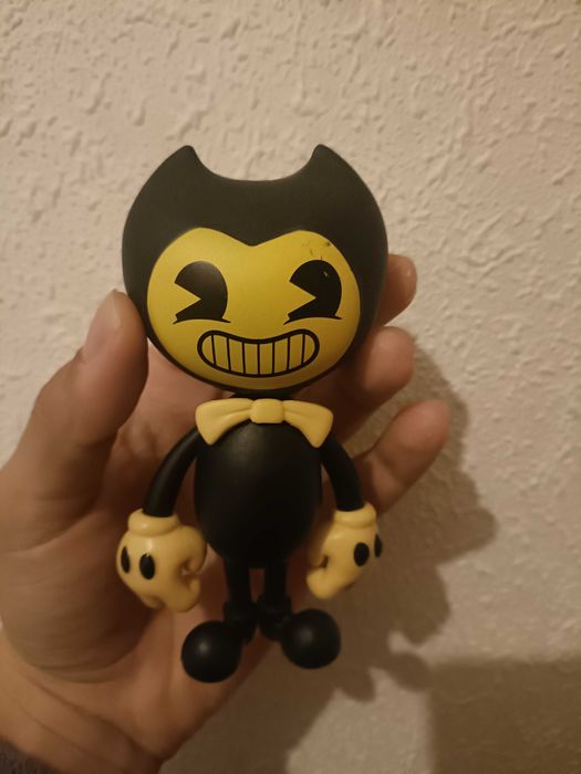 Peluche Boris e boneco vynil Bendy do jogo BENDY AND THE INK MACHINE