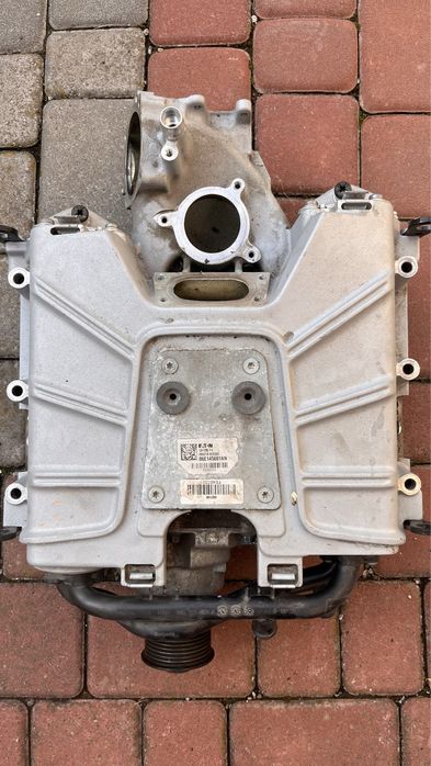 Компресор з впускним колектором Audi 3.0 TFSI