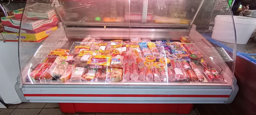 Продам холодильну витрину