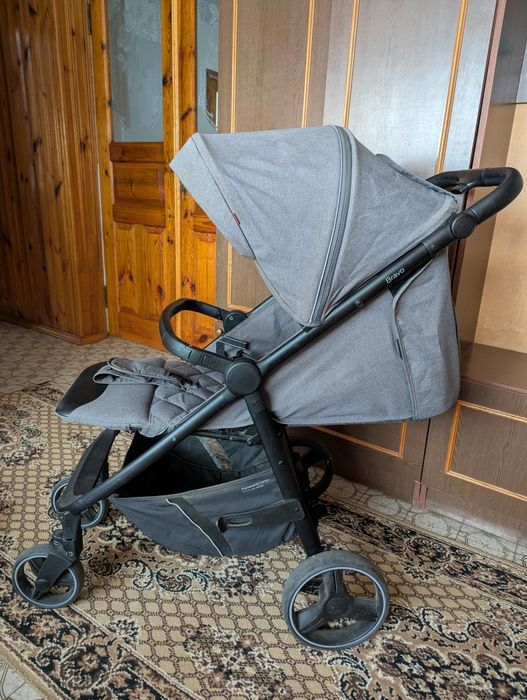 Продам прогулянкову коляску Carello Bravo