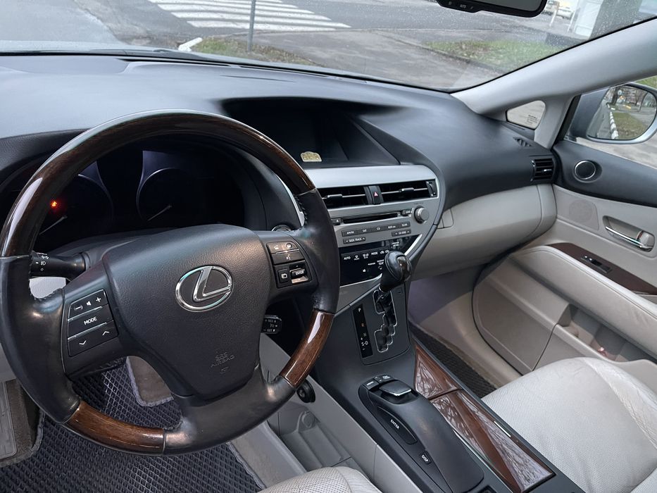 Lexus RX 350 2011 год
