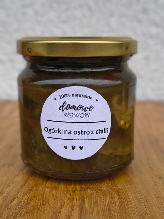 Domowe ogórki na ostro z chili – pikantna przekąska