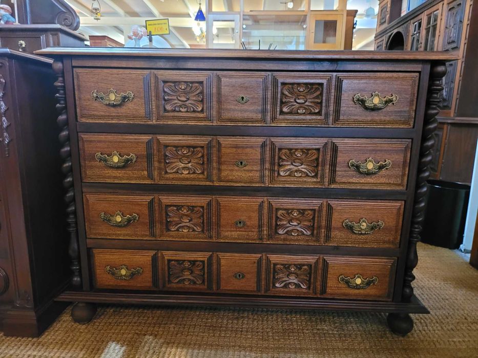 Cómoda em madeira - Muito bom estado geral