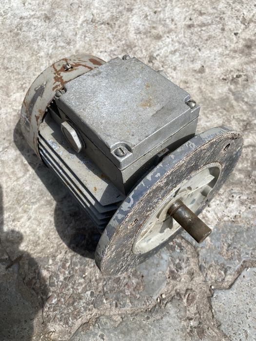 Електродвигун 220/380v.  0.75кв. Стан нового