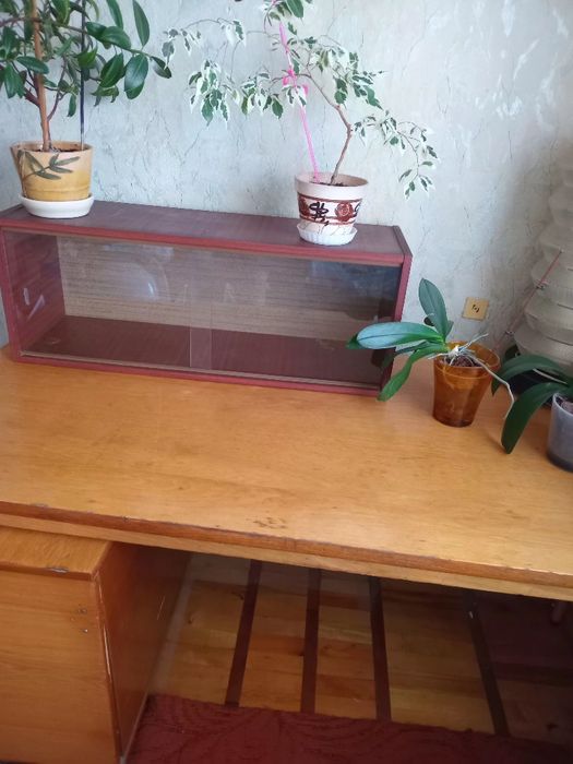 Продам письмовий стіл з натуральної деревини