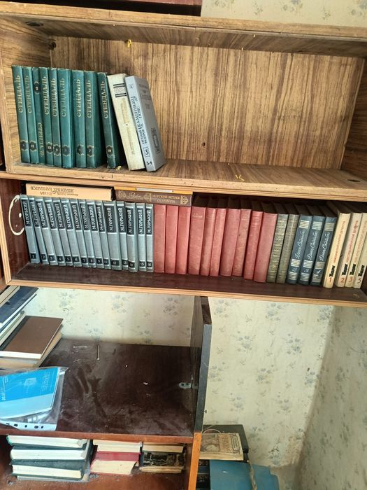 Продам книги оптом в хорошем состоянии 10шт+