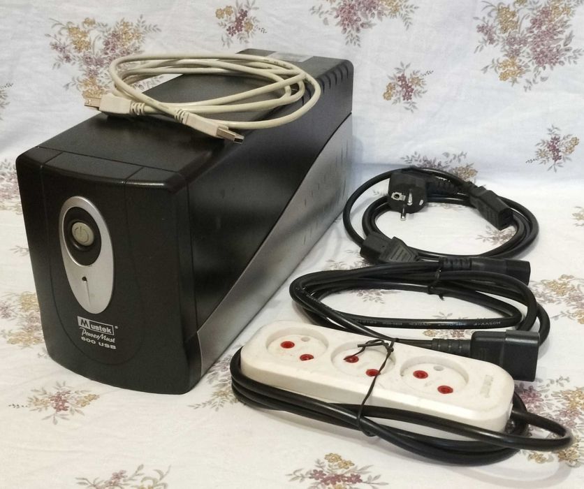 Универсальный источник аварийного питания PowerMust 600 USB/230V/360W