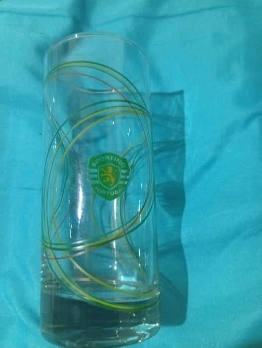 Camisolas , canecas , almofadas e copos do Sporting