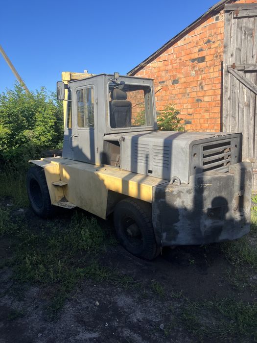 Львівський навантажувач 5 тон бензиновий