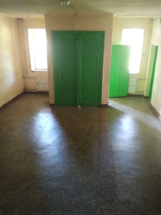 Продам простору кімнату 20 м2 на Основі (пр. Гагаріна)