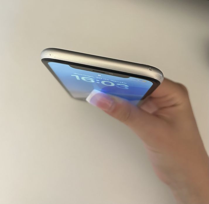 iPhone 11 128GB Branco – Bom estado