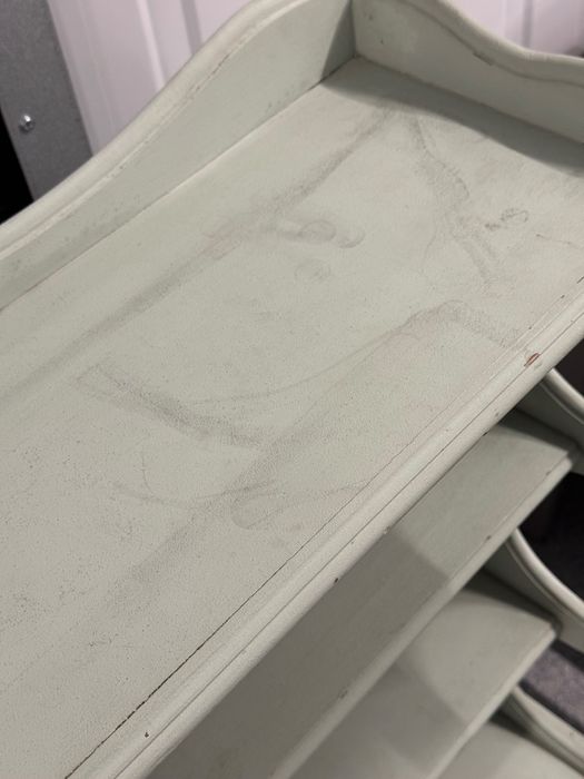 Móvel com prateleiras antigo