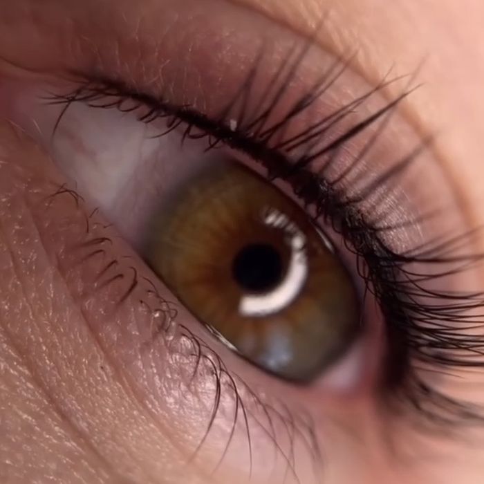 Перманентний макияж губ брів стрілочок татуаж перманенту курси бровей