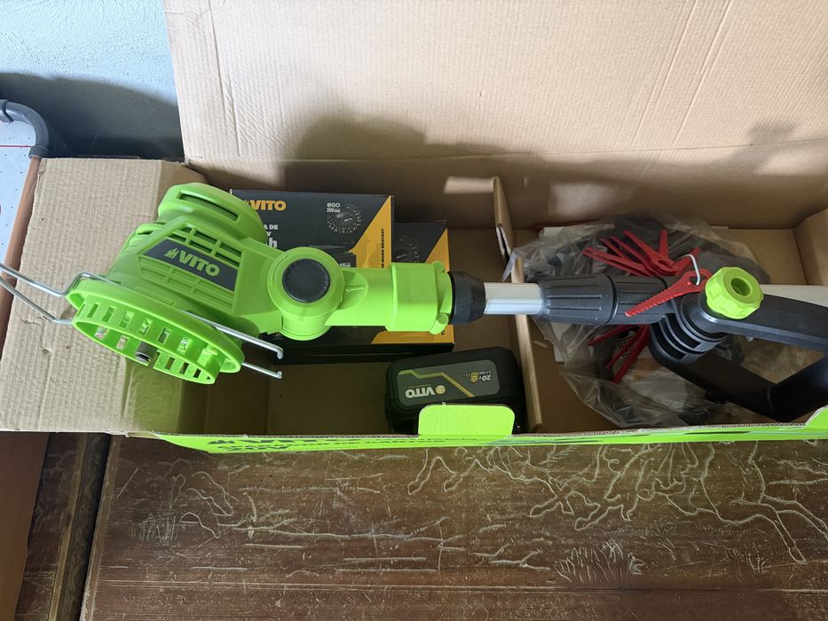 Maquina de cortar beira da relva