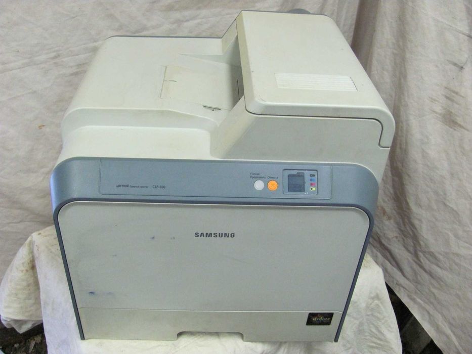 Цветной лазерный принтер Samsung CLP-600