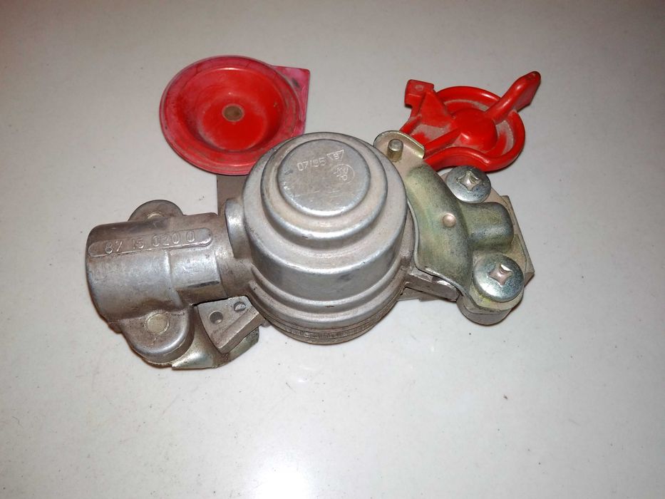 Złącze pneumatyczne twarde i miękkie M22x1,5 czerwone Wabco C330 C360