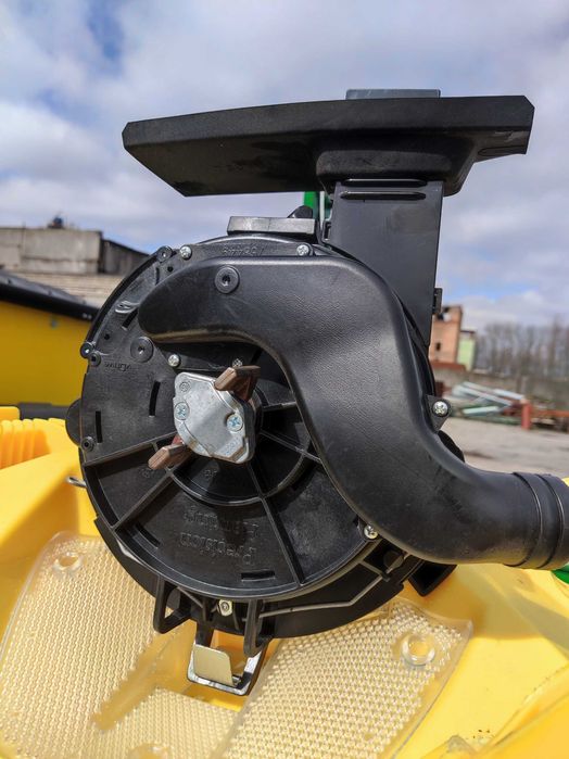 Сівалка пневматмчна точного висіва  JOHN DEERE 7200 Джон Дір