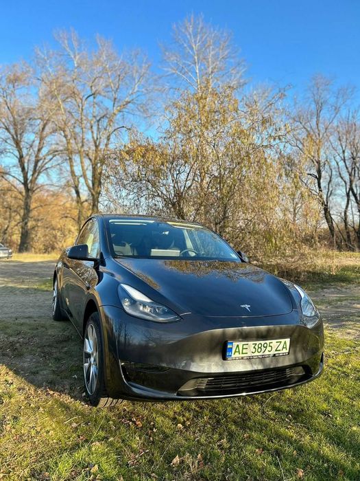Продам авто TESLA model Y 2024