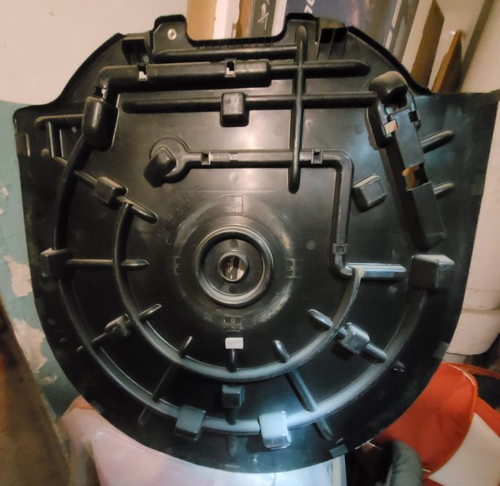 Продам пластик под запаску mazda 3 bk sedan только Харьков