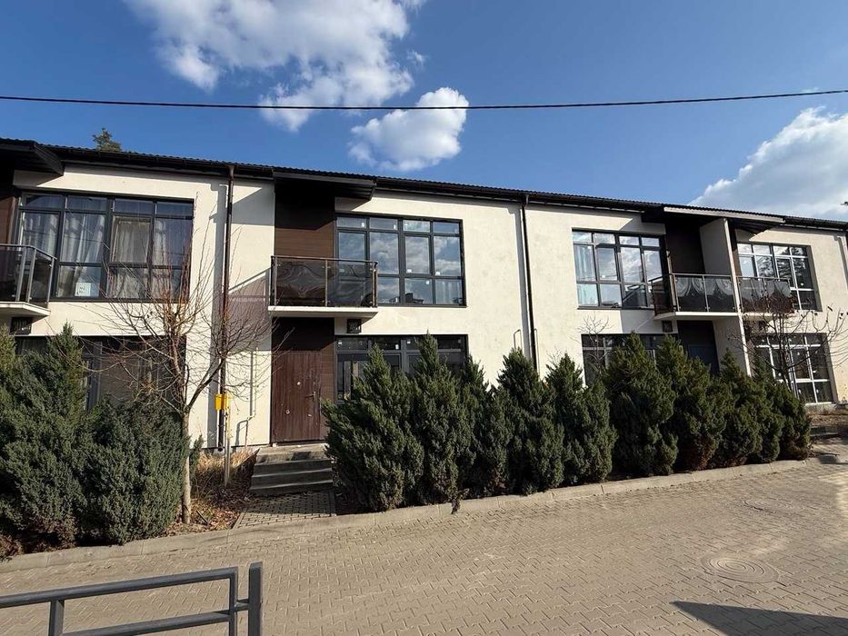 Таунхаус 125 м² | Закрите КМ Green Place | Газ | Центральні комунікації | Басейн | Паркомісце | Заходь і живи