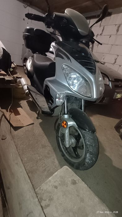 Продам  Скутер  4т.