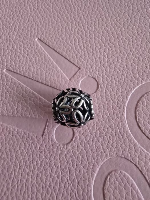 Oryginalny charms Pandora