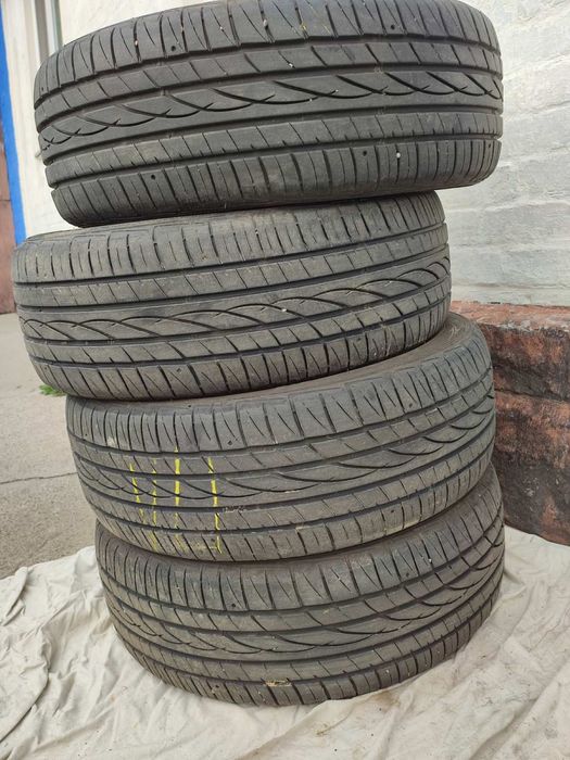 Комплект літніх шин 225/55 R18