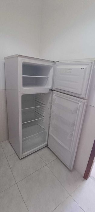 Frigorífico KUNFT 2 portas (c/ congelador)