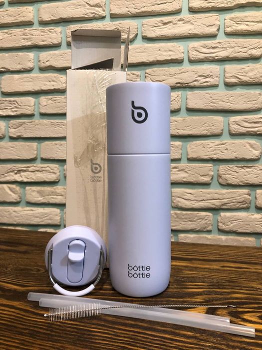 пляшка для води від бренду BottleBottle.