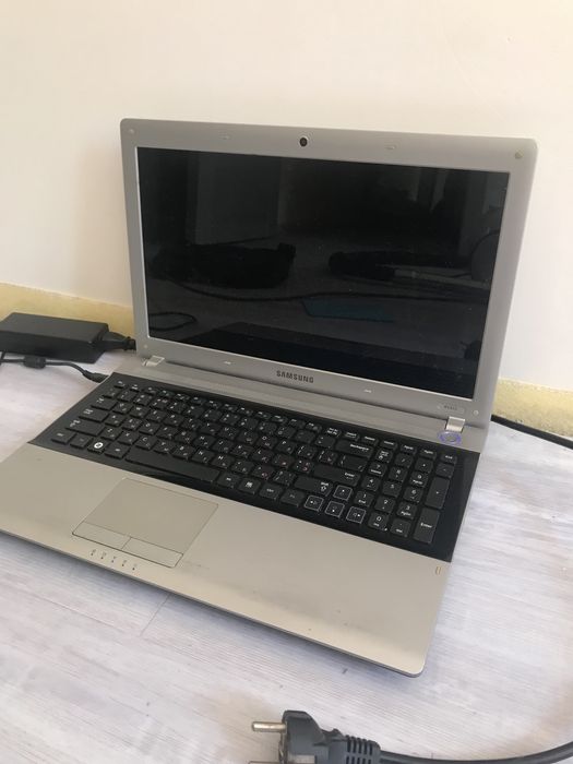 Ноутбук Samsung RV513