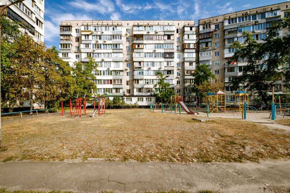 ПОГОДИННО-ПОДОБОВО 1к. кв, 1 ПОВЕРХ м Героїв Дніпра, Оболонський пр 37