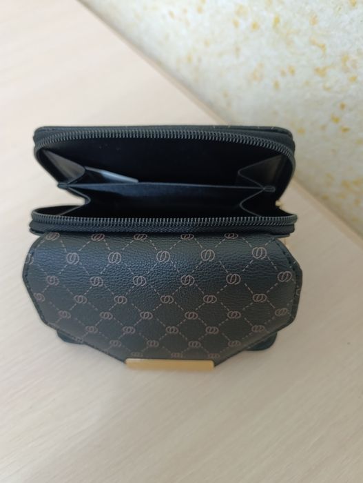 Гаманець з монограмою