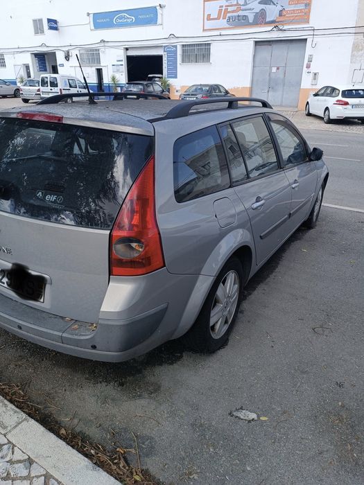 Renault Megane 1.9 dCi 2004 - PARA PEÇAS OU REPARAR
