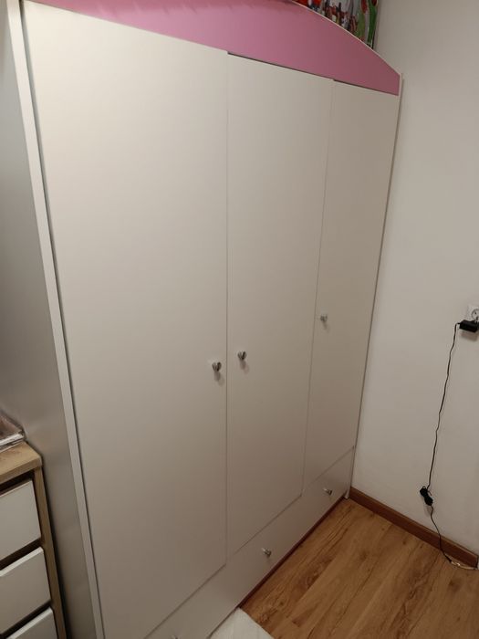 Meble dziecięce biała szafa oraz regał zestaw