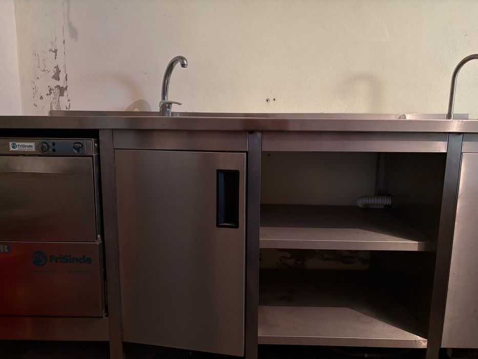 Balcão em inox com pio