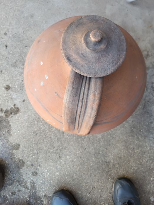 Talhas de barro muito antigas 1 com torneira