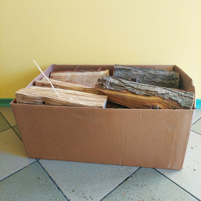 drewno kominkowe dąb grab suche sezonowane pod dachem