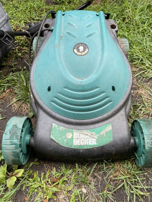 Maquina cortar relva eletrica Black & Decker