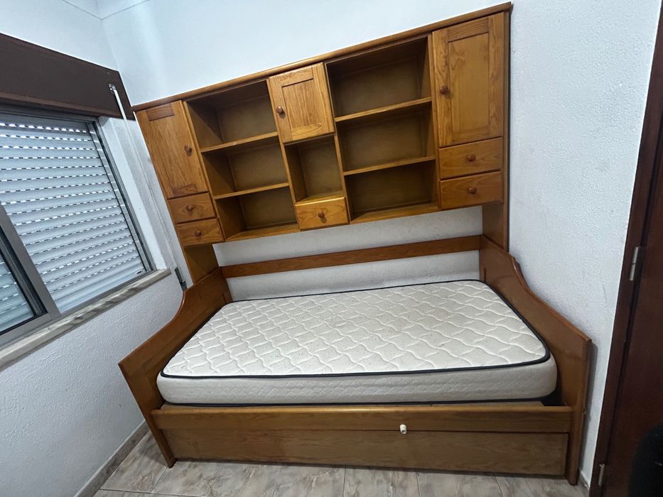 Cama de Solteiro em madeira