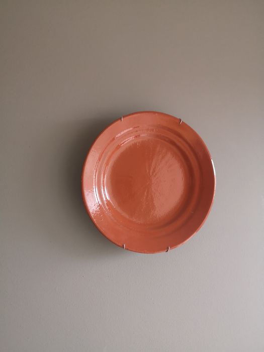 16 Clay Plates + Wall Mount433382346331924482