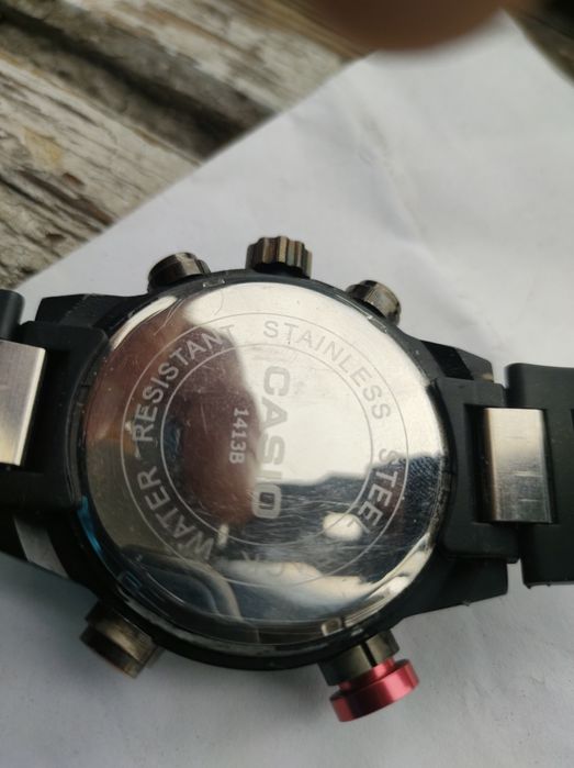 Часы  Casio рабочие.