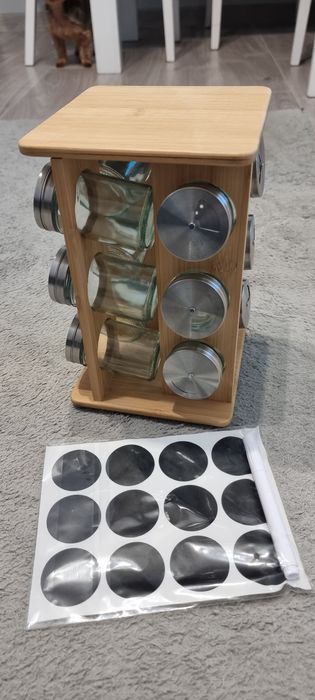 Obrotowy stojak na przyprawy