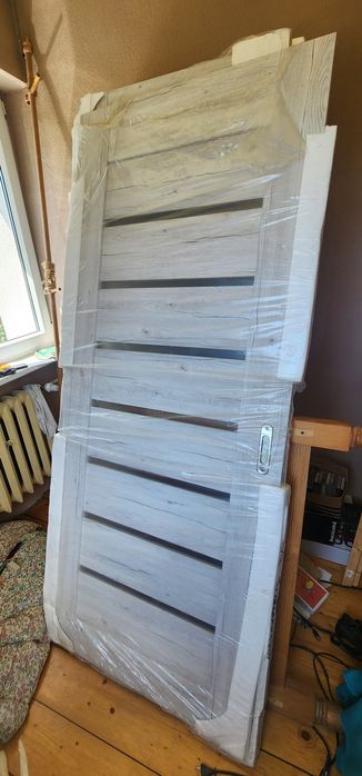 Drzwi wewnętrzne Minoris Silver i Alicia Silver plus oscieznice Nowe