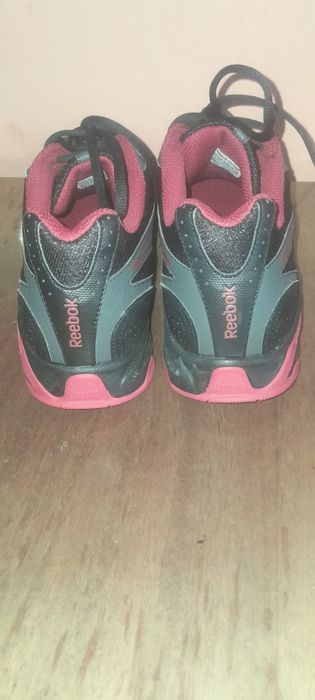 Продам кроси Reebok