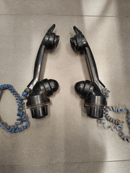 2 telefones antigos com rotor de ruído
