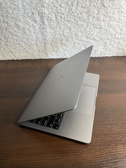 MacBook Pro 13 2020. 1 TB core i5 МакБук про 13
