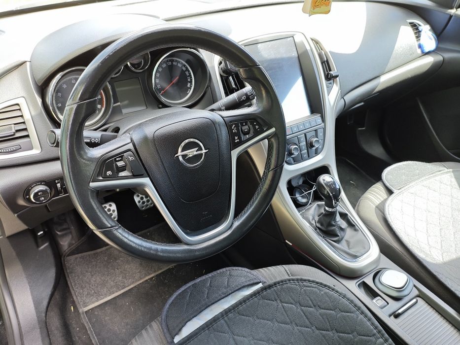 Opel Astra J 2011 1.4 MPI