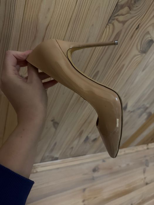 Туфлі на підборах