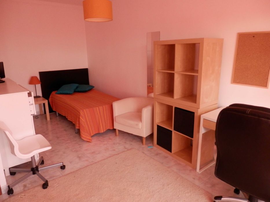 1 MARÇO PARQUE NAÇOES QUARTOS LIVRES